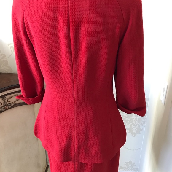 Dana Buchman Jacket & Skirt Ladies Suit - Picture 3 of 13